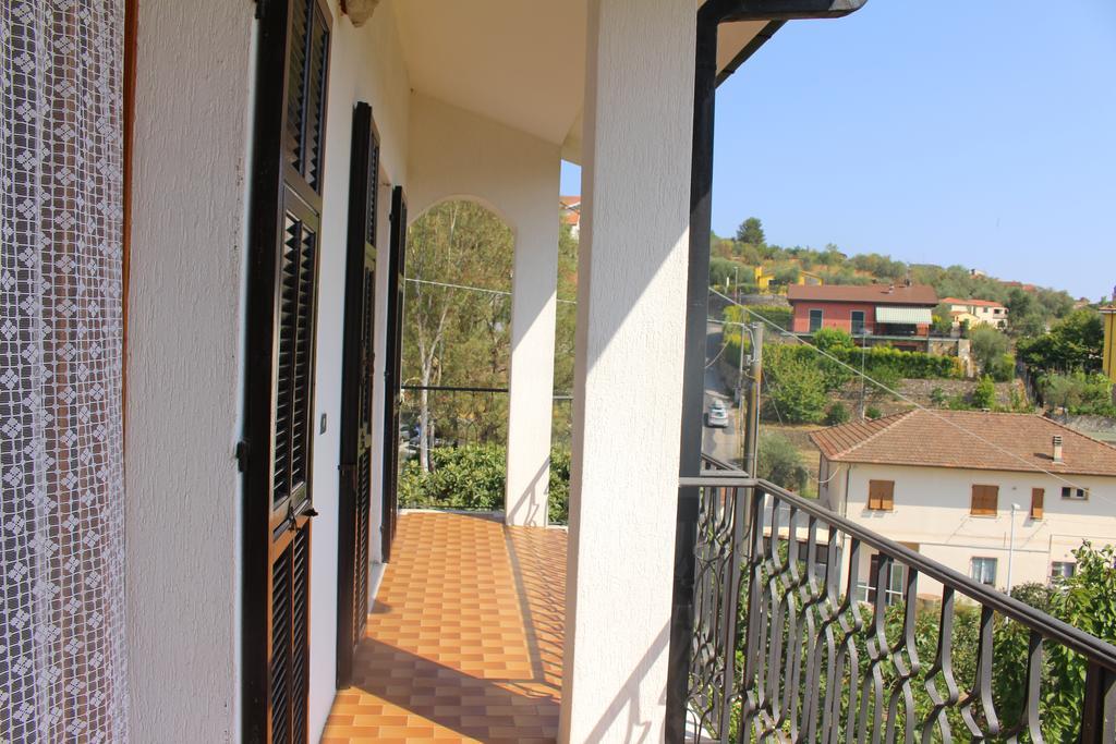 House In Caramagna Apartment Imperia Room photo
