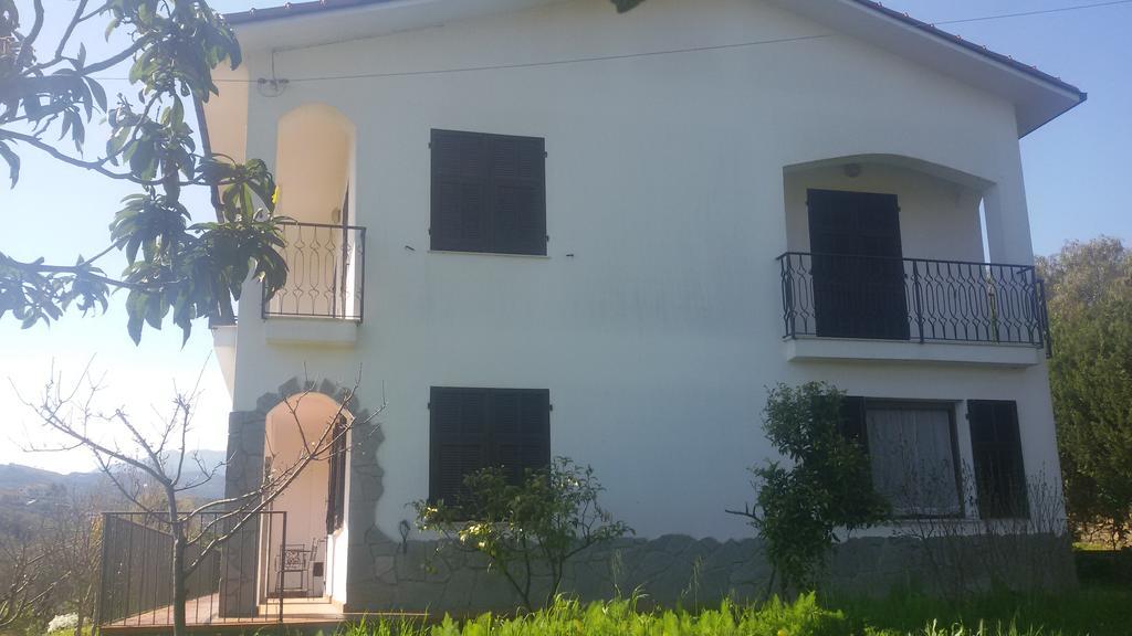 House In Caramagna Apartment Imperia Room photo